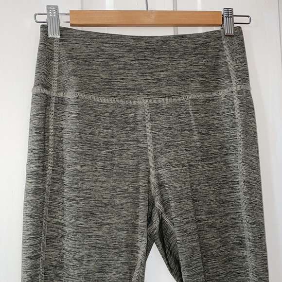 Joe Fresh Tights / Yoga Pants - Picture 2 of 5